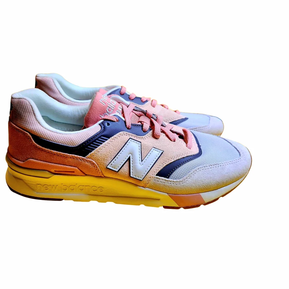 New Balance Women's Multicolor Sneakers - Picture 1 of 3